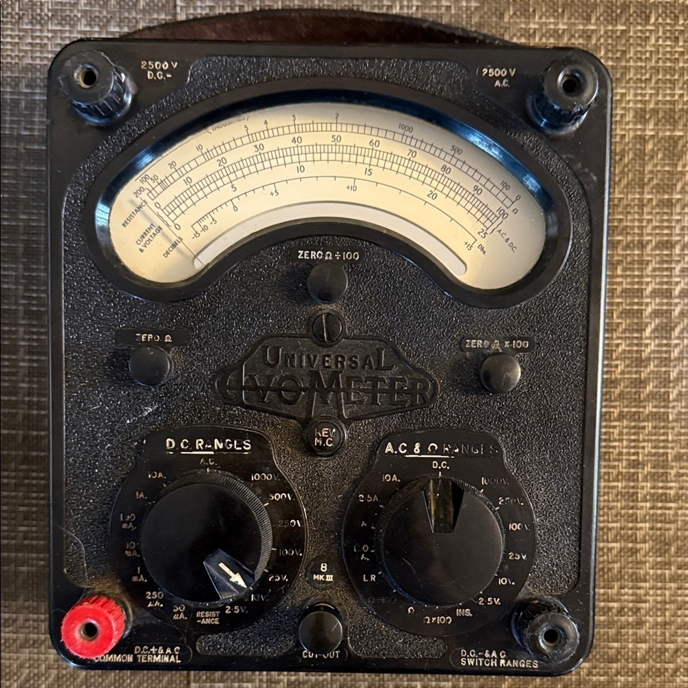 Vintage Universal Avometer Model 8 MK III - Iconic British Multimeter